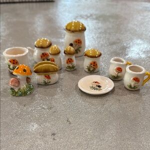 Merry Mushroom Miniature Sears 1978 Ceramic Set (11 pieces)